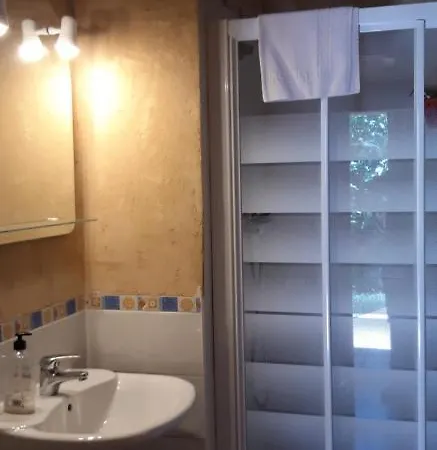 منزل ريفي Pozolico Rural *